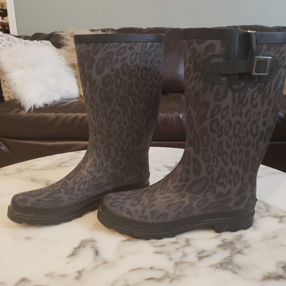 Chooka rain boots leopard, cheetah, animal print size 10